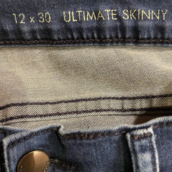 Calvin Klein ladies jeans size 12 Ultimate Skinny Medium Wash Stretchy Comfy - Picture 6 of 9